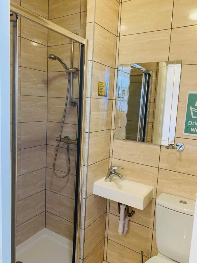 Riverside Double Room With Double Sofa Bed London Ngoại thất bức ảnh