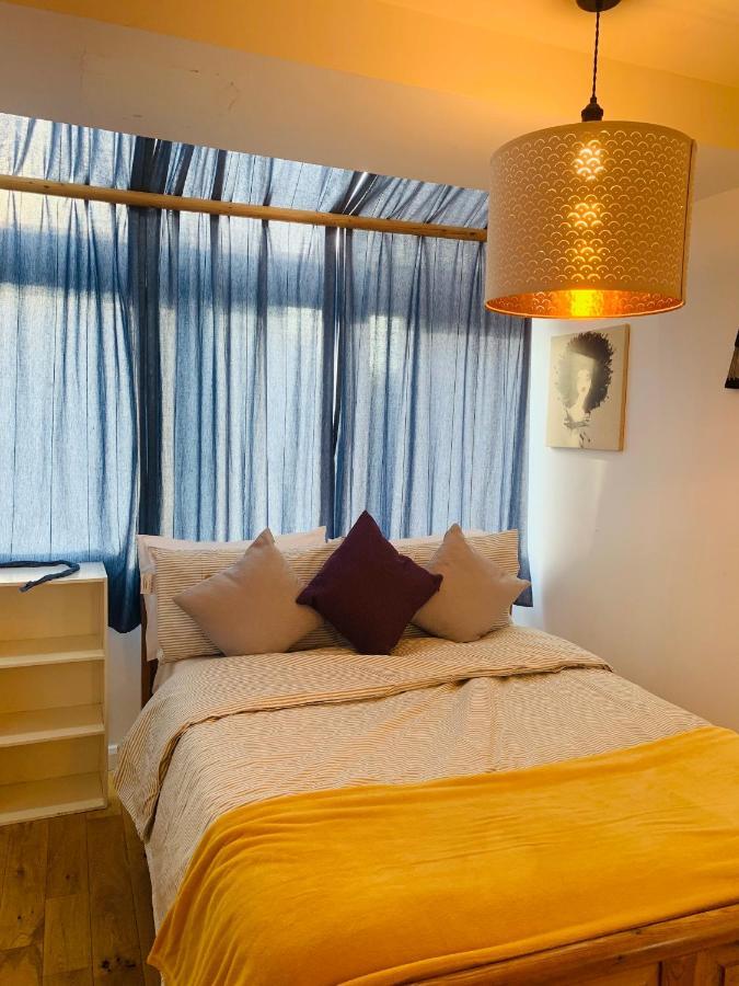 Riverside Double Room With Double Sofa Bed London Ngoại thất bức ảnh